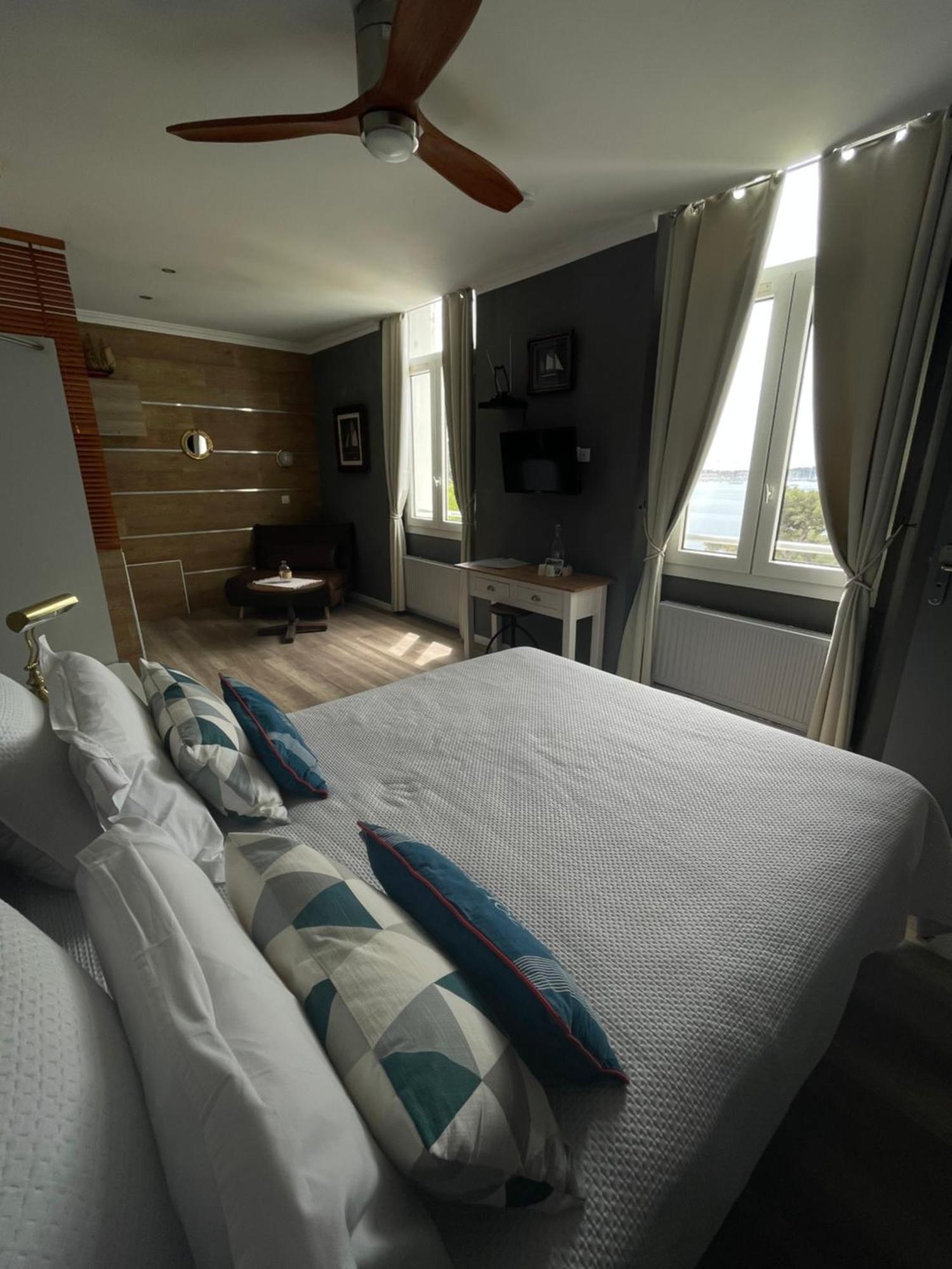 Villa-Chateau Les Terrasses - Tamaris, Plage Des Sablettes, Mer Au Bas De La Propriete La Seyne-sur-Mer Zewnętrze zdjęcie